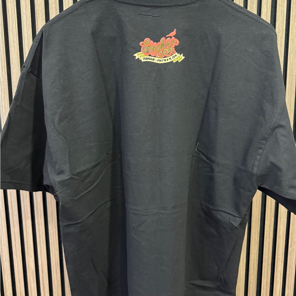 Limited Edition Sneaker Con Tee - Picture 2 of 3